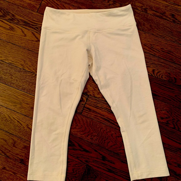 Lululemon crops - Picture 1 of 3